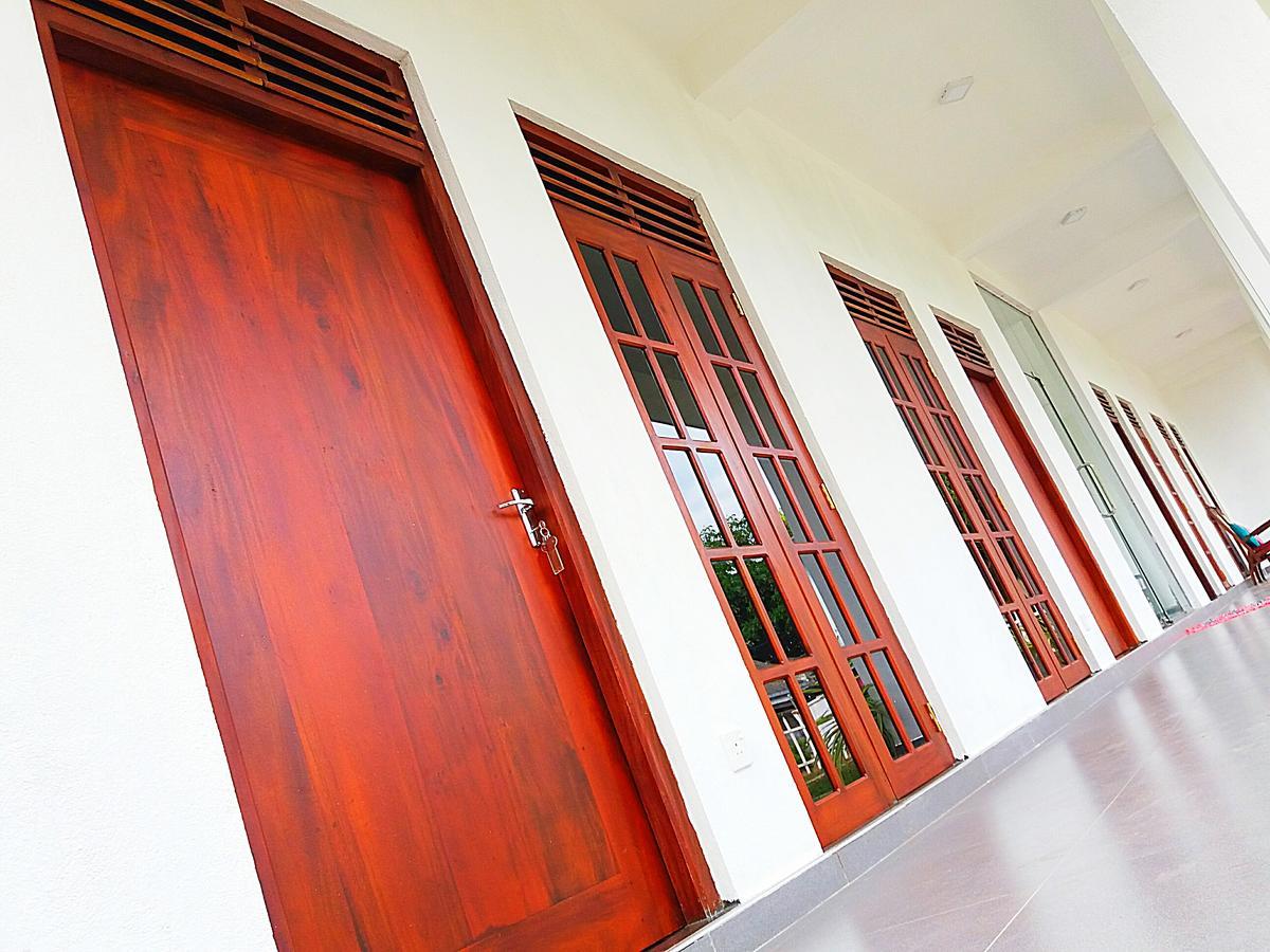 A&B Resort Negombo Kudapaduwa Exterior foto