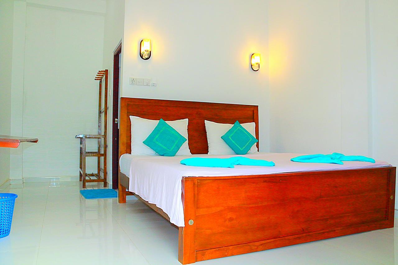 A&B Resort Negombo Kudapaduwa Exterior foto