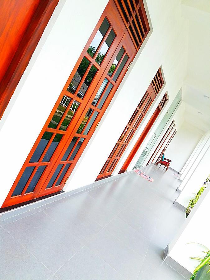 A&B Resort Negombo Kudapaduwa Zimmer foto
